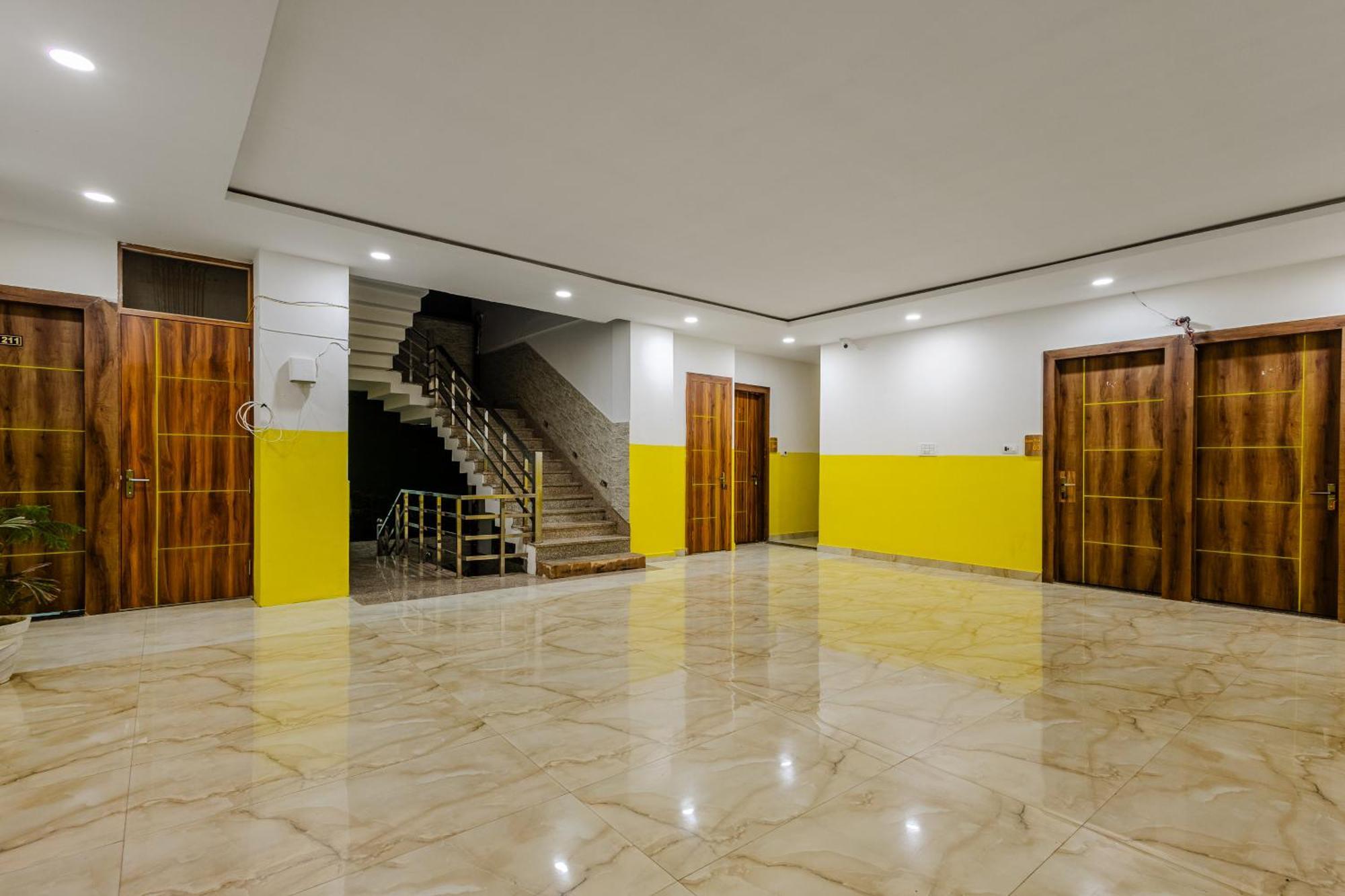 Lime Tree Hotel And Banquet Vrindāvan Eksteriør bilde