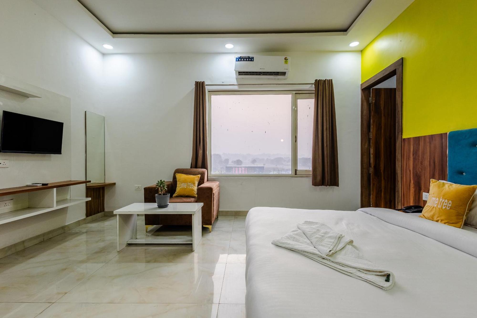 Lime Tree Hotel And Banquet Vrindāvan Eksteriør bilde