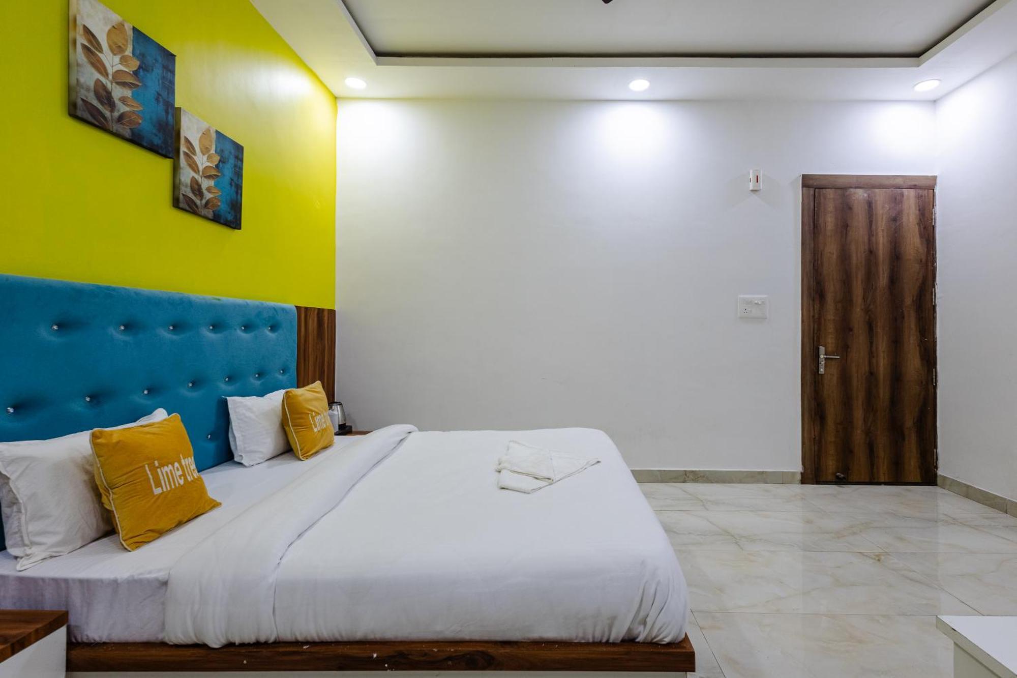 Lime Tree Hotel And Banquet Vrindāvan Eksteriør bilde