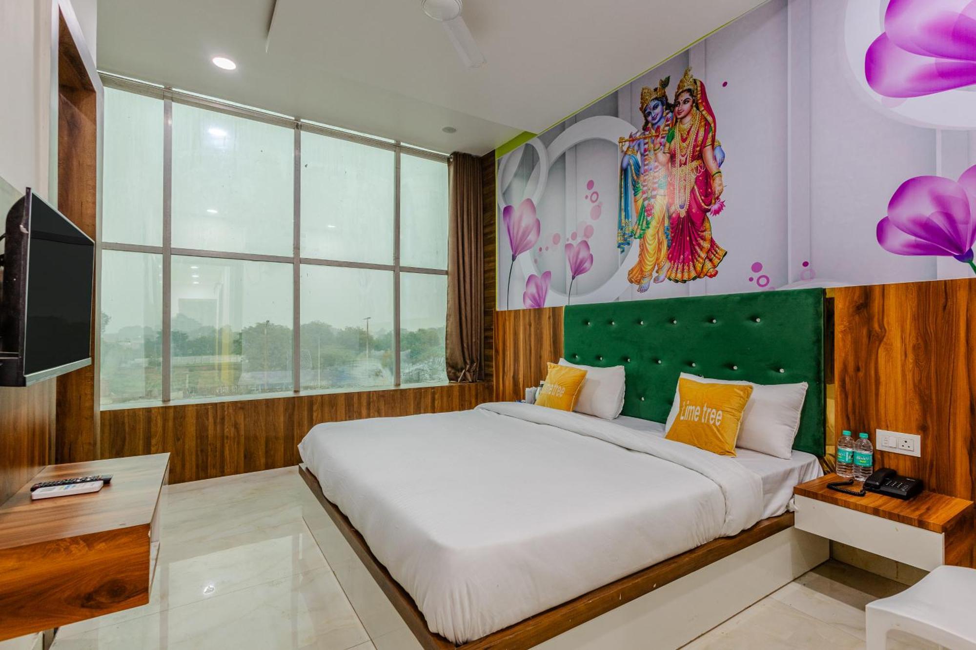 Lime Tree Hotel And Banquet Vrindāvan Eksteriør bilde