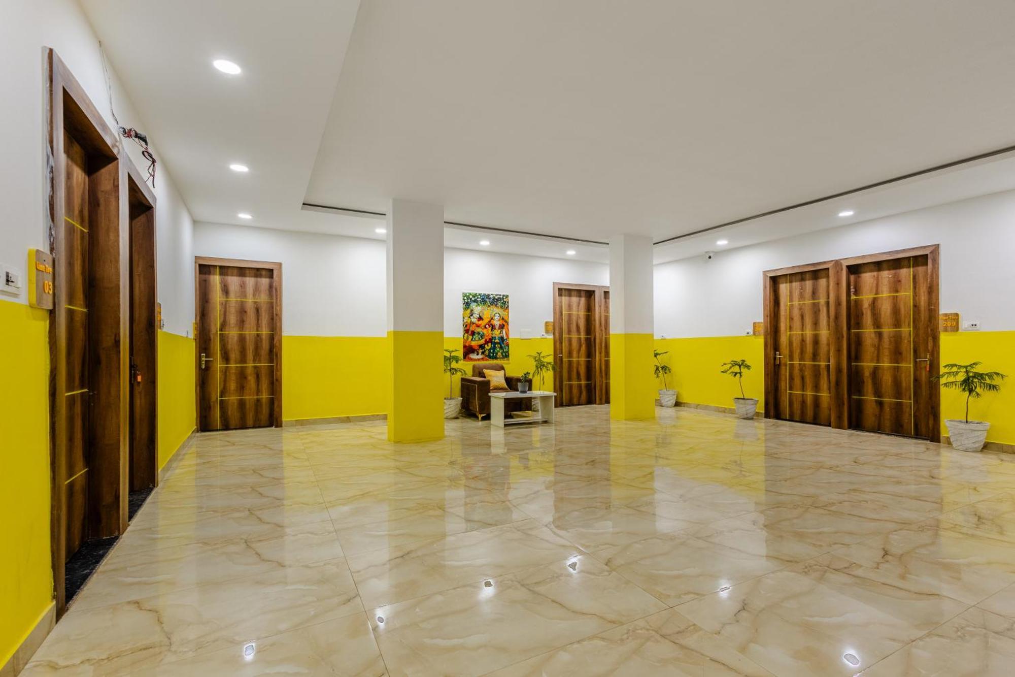 Lime Tree Hotel And Banquet Vrindāvan Eksteriør bilde